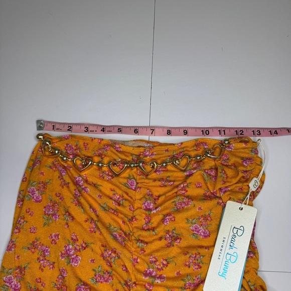 Beach Bunny SADDIE Mini Skirt S Floral Gold Heart Chain Trim NWT $175 - Picture 6 of 8